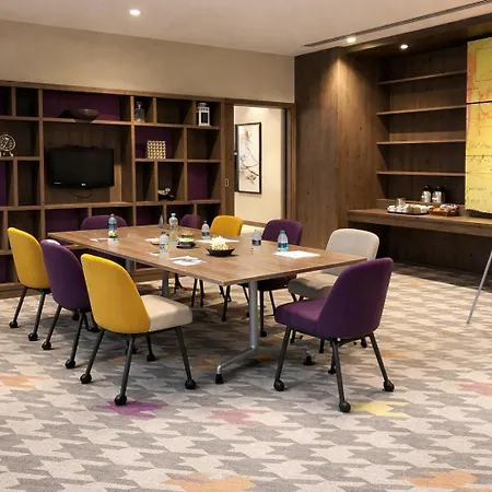 Hampton By Hilton Oxford-2