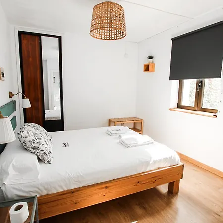 Latas Surf Lodge-3