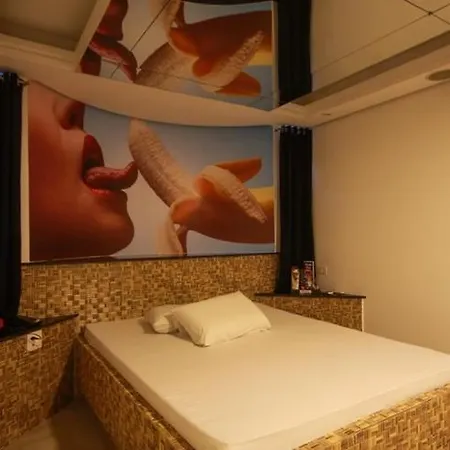 Luna Motel (Adults Only)-3