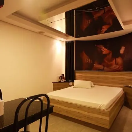 Luna Motel (Adults Only)-2