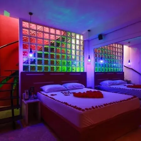 Luna Motel (Adults Only)-3