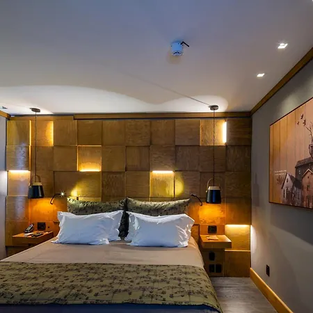 Wood Hotel-2