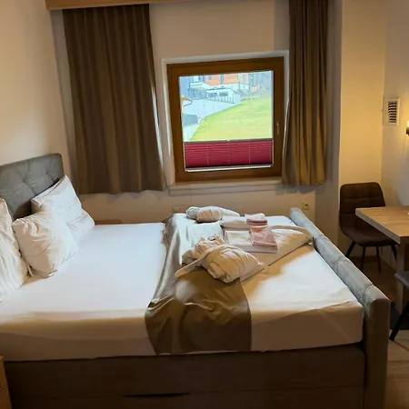 Hotel Alpenhof***-2