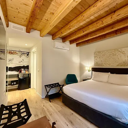Malvezzi24 Boutique Rooms-2