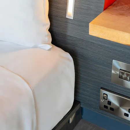 Easyhotel Dublin-3