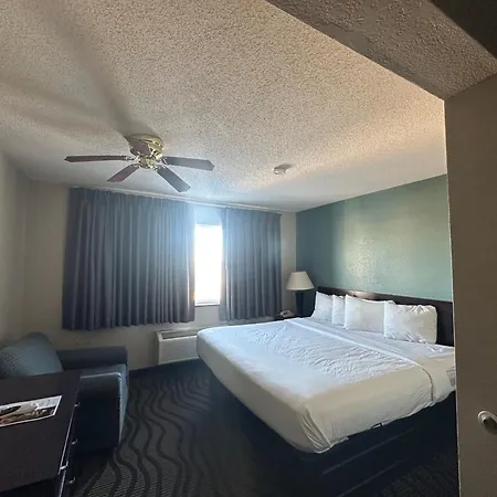Baymont Inn & Suites By Wyndham Lincoln Ne-2