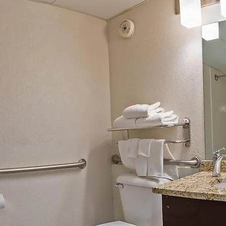 Quality Inn Milan-Sandusky-3