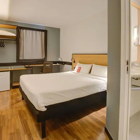 ibis Vitoria Praia de Camburi-3