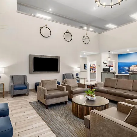 La Quinta By Wyndham Newport-3