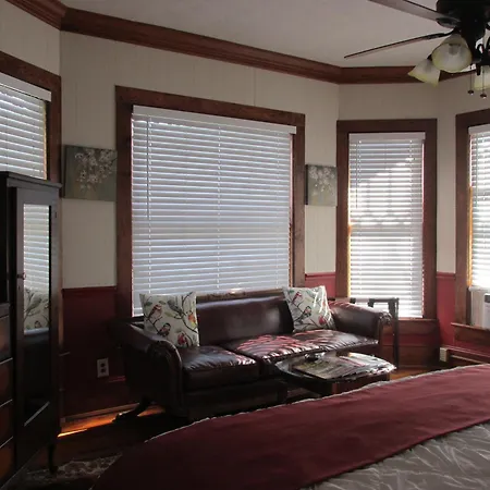 The Charleston Inn Hendersonville Nc-3