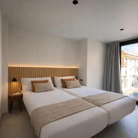 Hugo Beach Hotel & Apartments-2