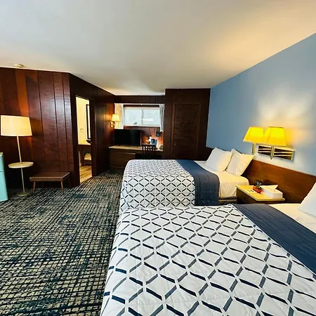 Curly Redwood Lodge-3