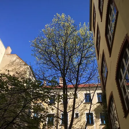 Hotel 103-2