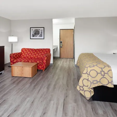 Baymont By Wyndham Green Bay-3