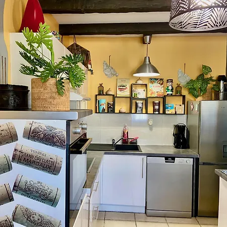 Domaine Ô Clair de Lune - Chambres d'Hôtes et Gîtes à Sarlat - Accès Cité Médiévale 5 minutes à pied - Parking - SPA&Massages en option - Piscine de saison-2