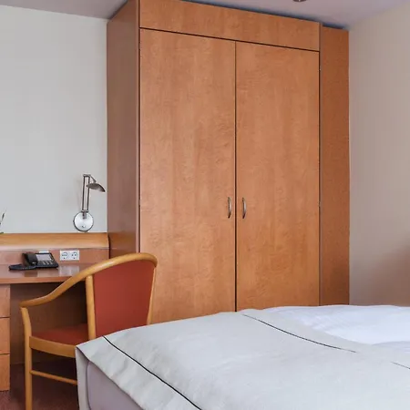 Garner Hotel Hamburg - Wandsbek Marktplatz by IHG-3