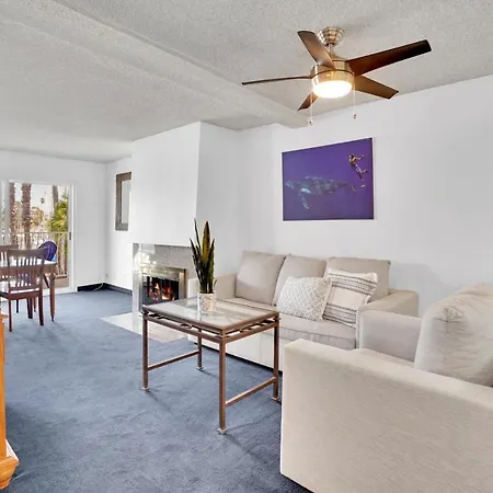 Oceanside Marina Suites - A Waterfront Hotel-3