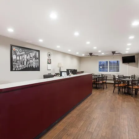 Super 8 By Wyndham Visalia-3