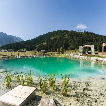 Traumhotel Alpina - 4 Sterne Superior Luxushotel, hoteleigenen Badesee, Adults Only-2