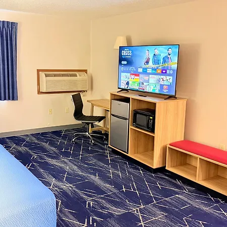 Super 8 By Wyndham Hot Springs-3