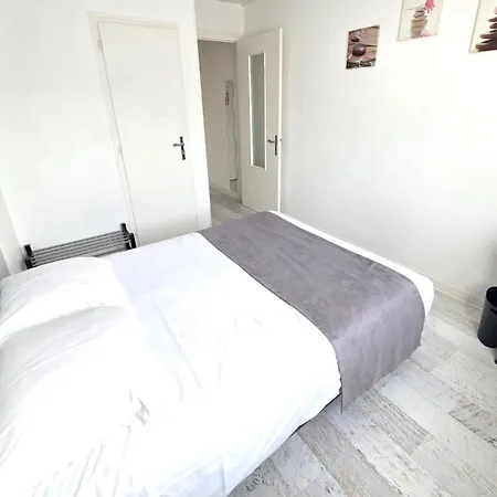 Hotel Le Bourgogne-3