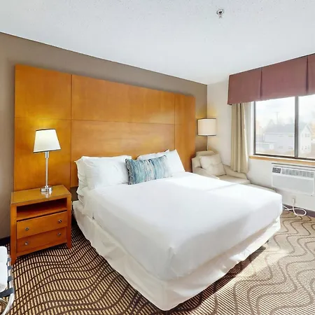 Oscoda Lakeside Hotel-2