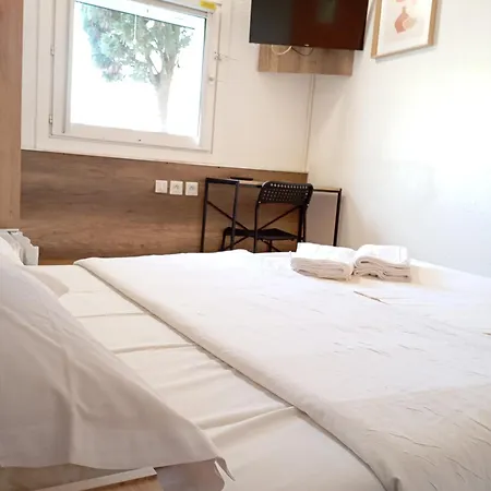 HOTEL THANIA Sète Frontignan-3