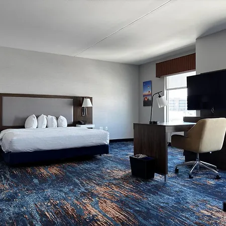 Hampton Inn & Suites Erie Bayfront-3