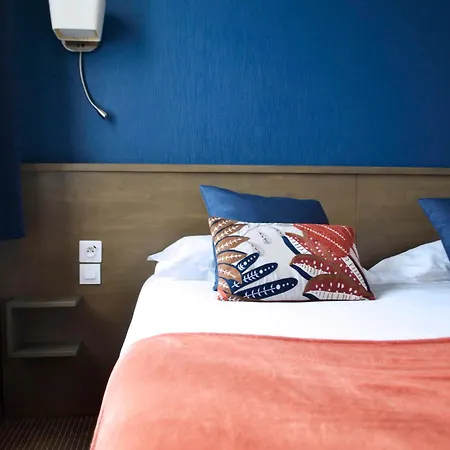 Brit Hotel Le Surcouf-3