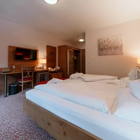 Hotel Neuhäusl Superior-3