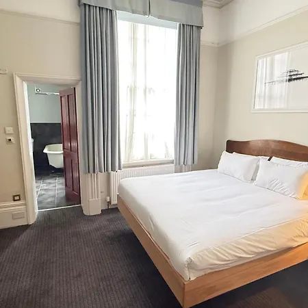 Brighton House-3