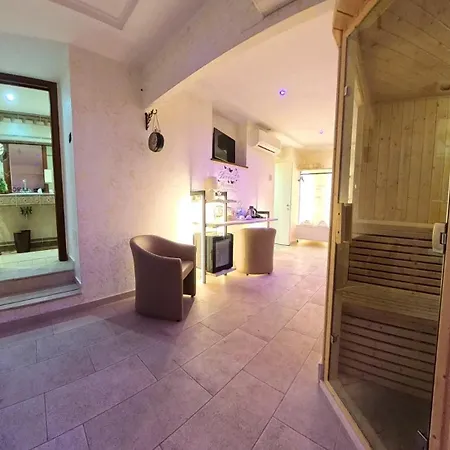 Hotel Aurora-3