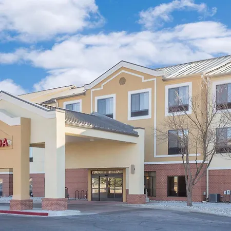 Ramada By Wyndham Denver International Airport-3