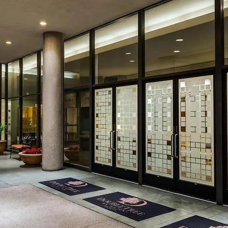 Doubletree Suites By Hilton Phoenix-2