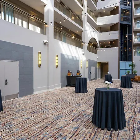 Embassy Suites By Hilton Seattle Bellevue-2