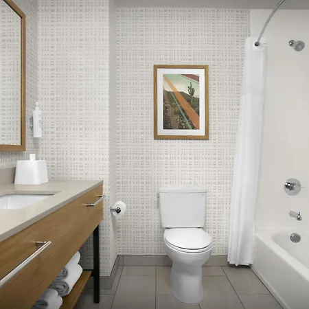 Hampton Inn & Suites Phoenix Glendale-Westgate-2