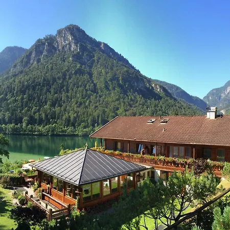 Hotel Pension Hubertus-3