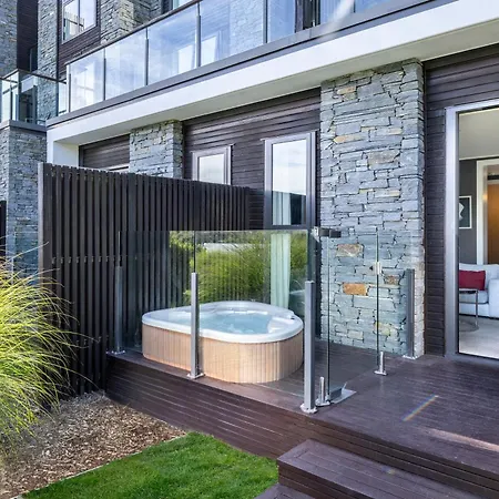 Hilton Queenstown Resort & Spa-3