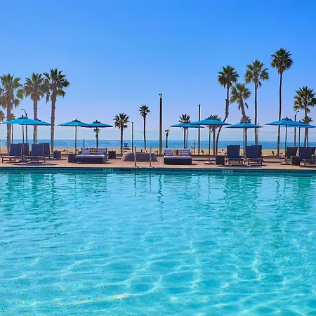 The Waterfront Beach Resort, A Hilton Hotel-3