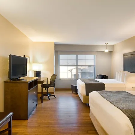 Clubhouse Hotel And Suites-3
