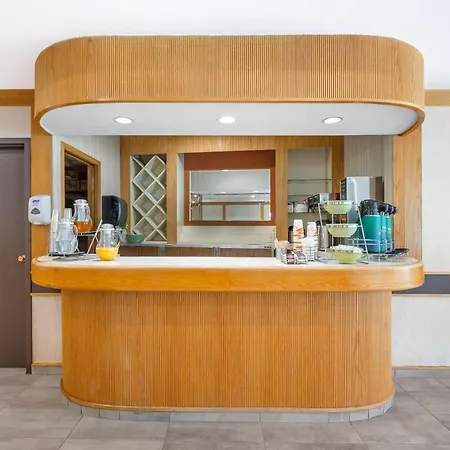 Quality Hotel Fallsview Cascade-3