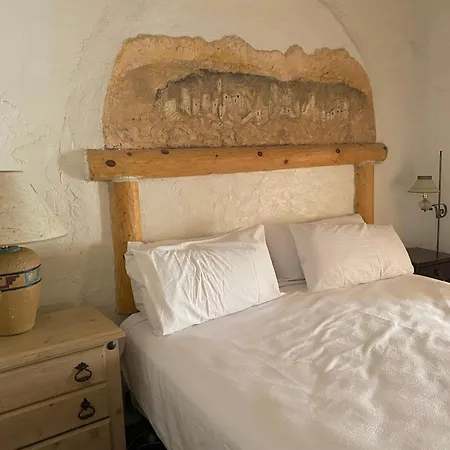 Bisbee Grand Hotel, Saloon, And Music Venue-3
