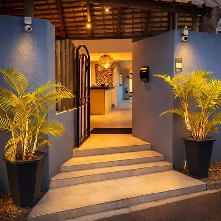 Sous le Badamier Boutique Hotel&Spa - Grand Baie-3