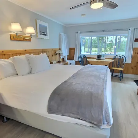Kennebunkport Motor Lodge-2