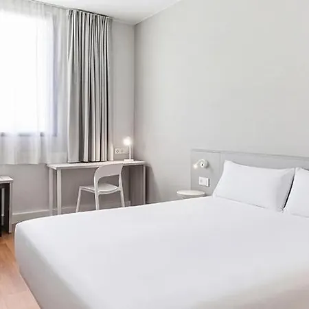 B&B HOTEL Barcelona Mataro-3