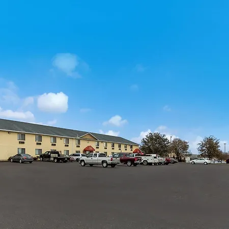 Econo Lodge Inn & Suites Yankton-2