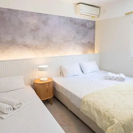 Lux Hotel 5 Mins Walk From Port Of Piraeus And Metro Station-2