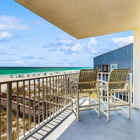 Cabana Club 208-3