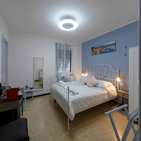 Pippo a Vernazza Rooms-3