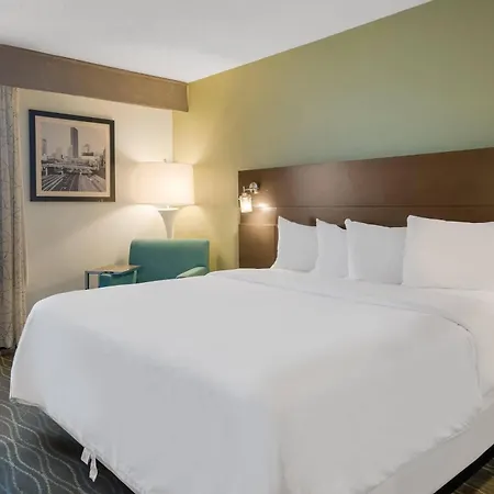 Radisson Hotel Grand Rapids Riverfront-3